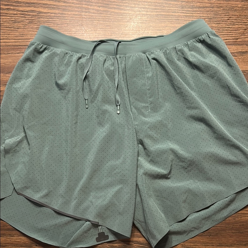 Lululemon Athletica Green Athletic Shorts Lightweight Performance